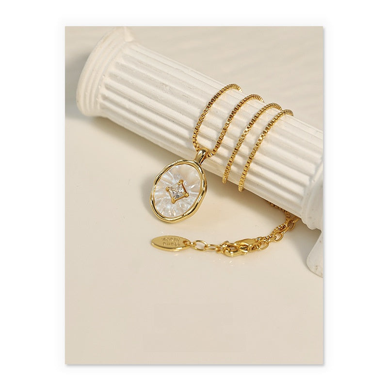 Shell Pendant Necklace